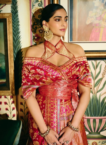 File:Sonam Kapoor.png