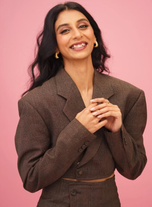 Dolly Singh.photo.png