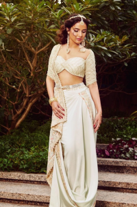 Jasmin Bhasin Image.png