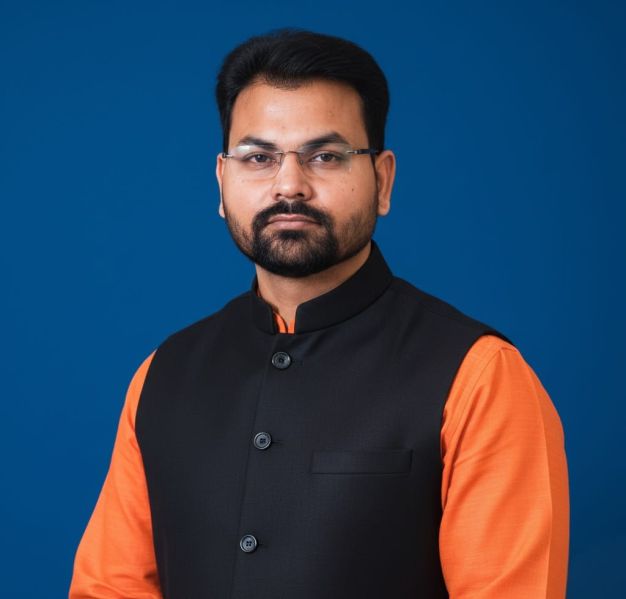 File:Acharya Aniruddh Chaturvedi New.jpg